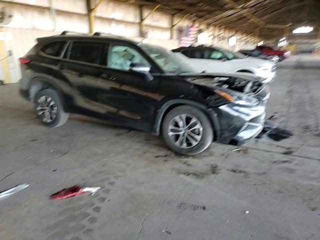 2021 Toyota Highlander - Image 12