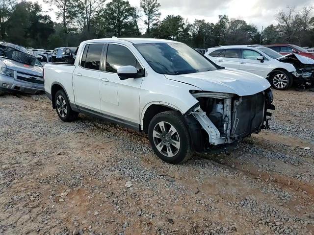 2017 Honda Ridgeline - Image 11