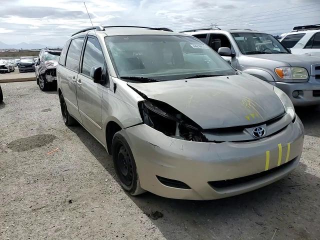 2007 Toyota Sienna - Image 11