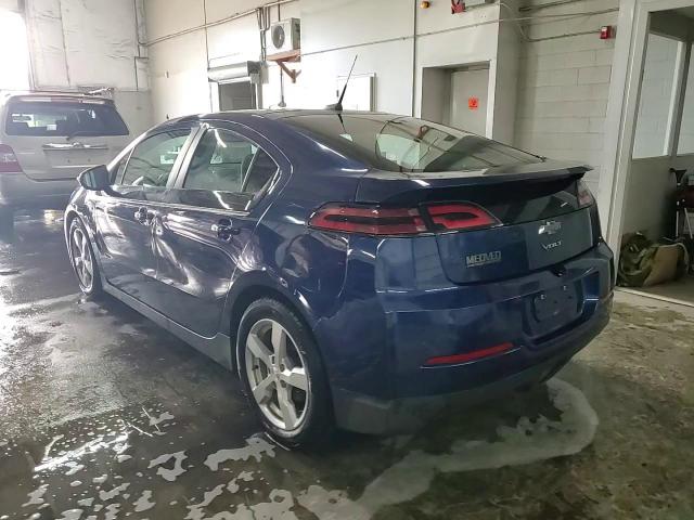 2013 Chevrolet Volt - Image 13