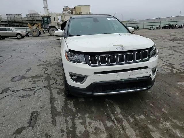 2018 Jeep Compass - Image 12