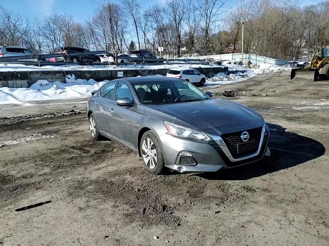 2019 Nissan Altima - Image 10