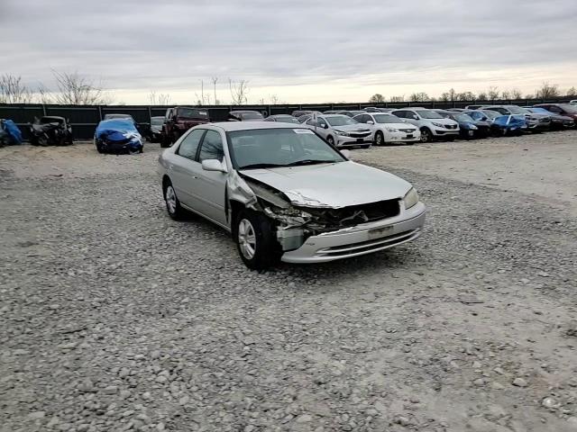2000 Toyota Camry - Image 10