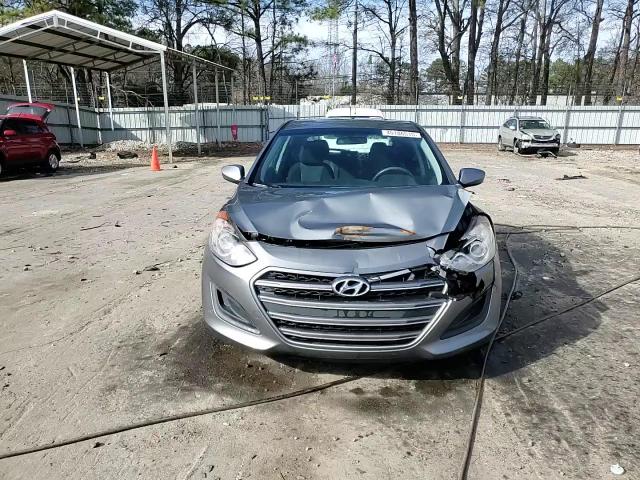 2017 Hyundai Elantra - Image 13