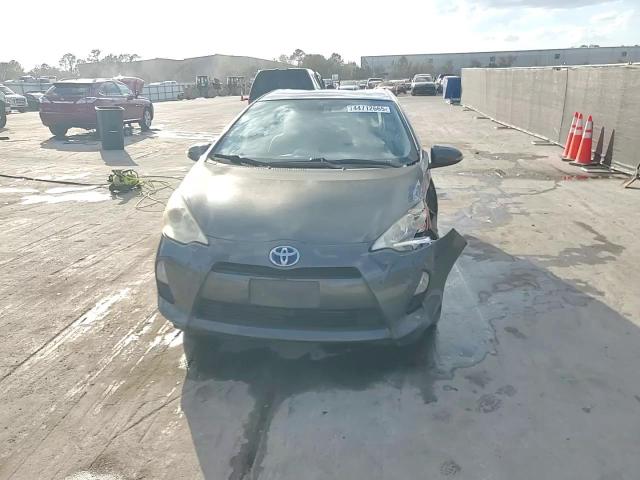 2012 Toyota Prius - Image 13