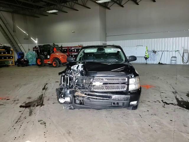 2012 Chevrolet Silverado - Image 11