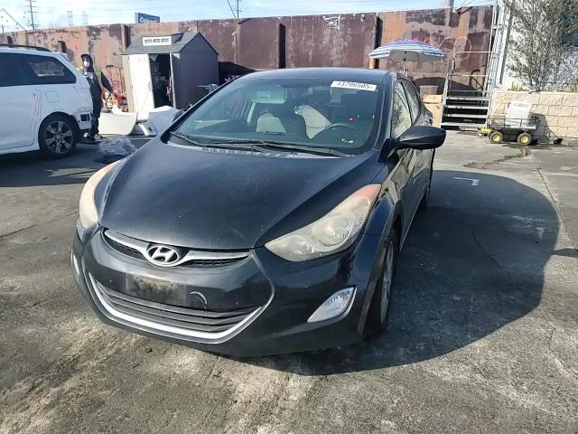 2013 Hyundai Elantra - Image 11