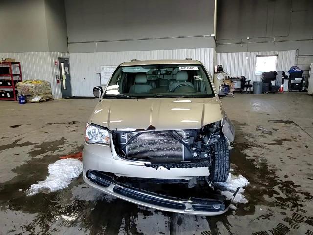 2014 Chrysler Town & Country - Image 12