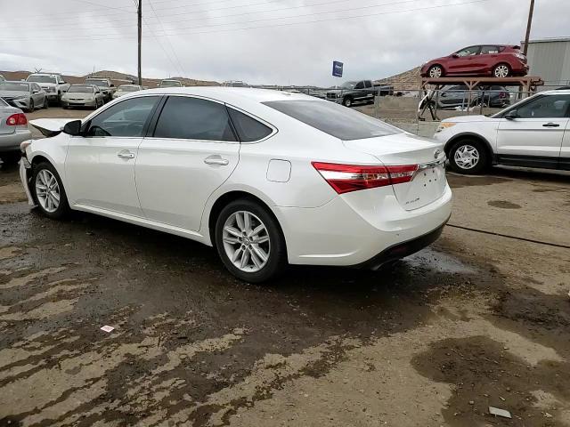 2015 Toyota Avalon - Image 13
