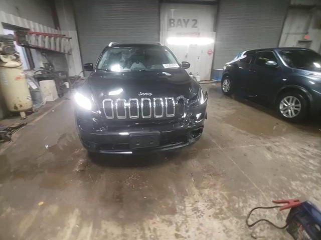 2016 Jeep Grand Cherokee - Image 13