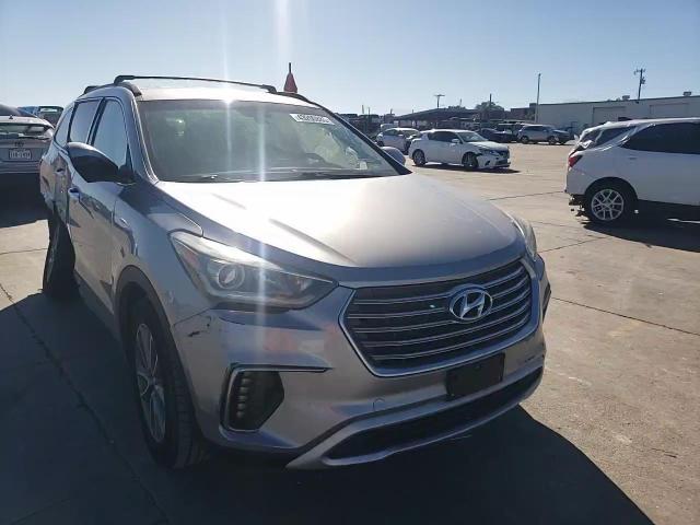 2018 Hyundai Santa Fe - Image 12