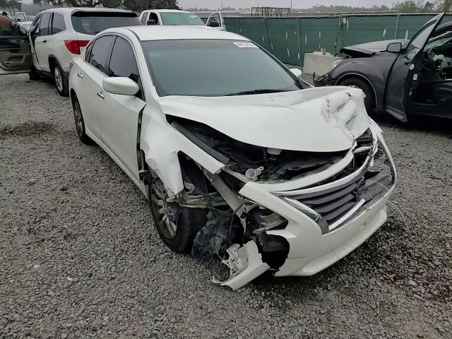 2015 Nissan Altima - Image 10