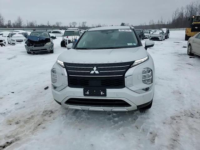 2024 Mitsubishi Outlander - Image 11