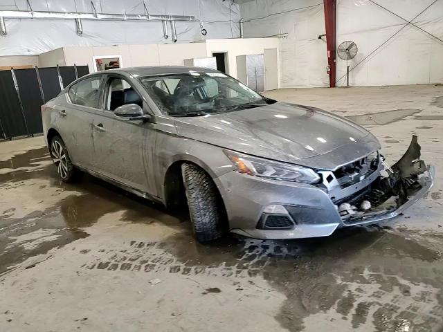 2020 Nissan Altima - Image 10