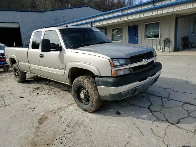 2004 Chevrolet Silverado - Image 11