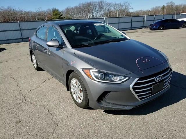 2018 Hyundai Elantra - Image 11