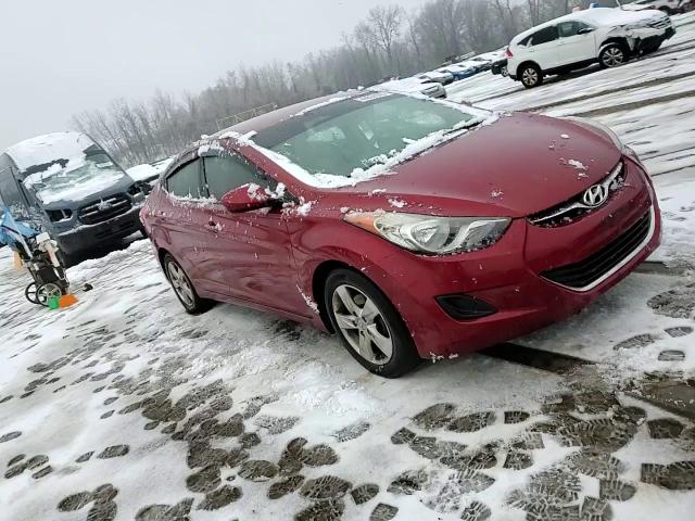 2013 Hyundai Elantra - Image 10