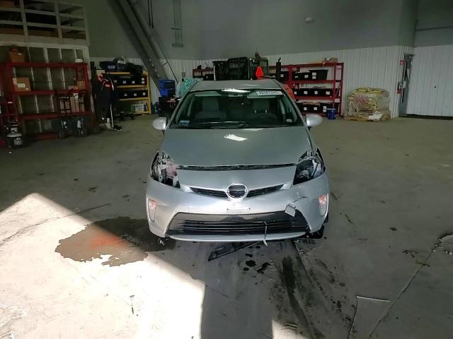 2013 Toyota Prius - Image 12