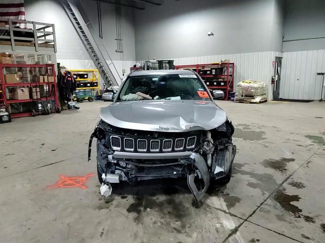 2017 Jeep Compass - Image 11