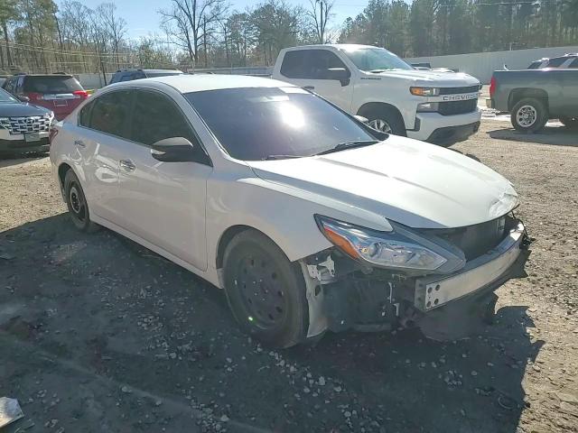2018 Nissan Altima - Image 10