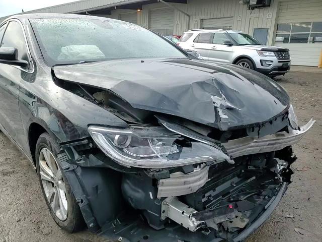 2015 Chrysler 200 - Image 10