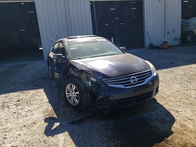 2010 Nissan Altima - Image 10
