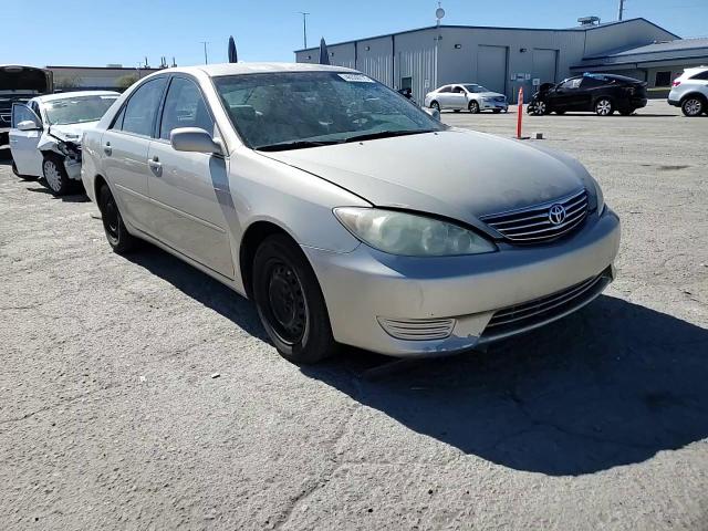 2006 Toyota Camry - Image 11