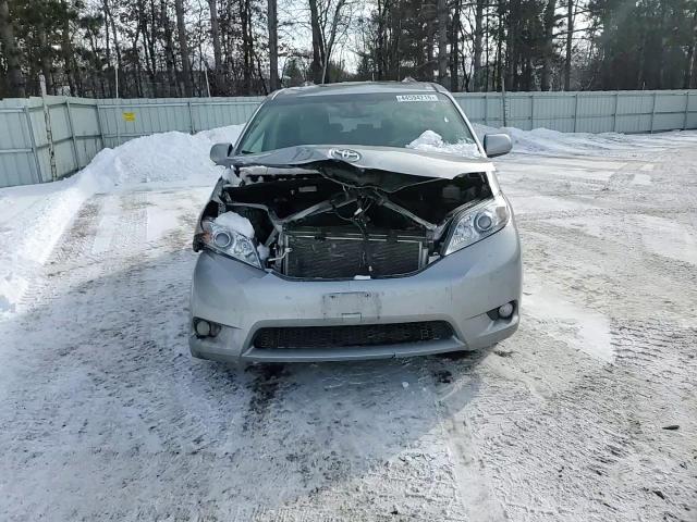2012 Toyota Sienna - Image 11