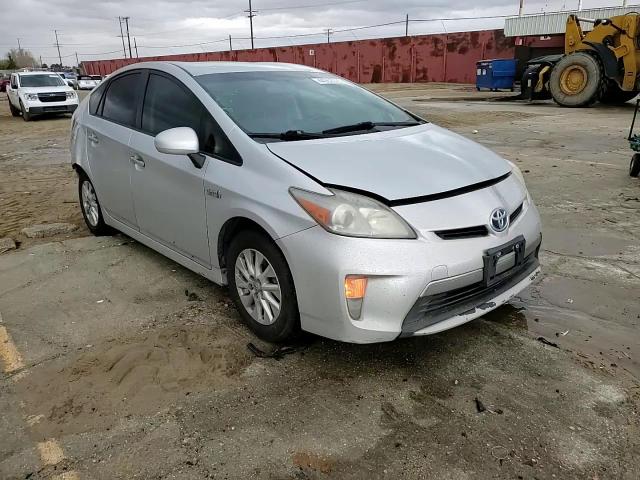 2014 Toyota Prius - Image 10