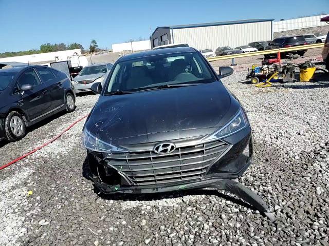 2020 Hyundai Elantra - Image 13