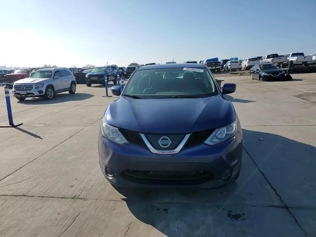2019 Nissan Rogue - Image 11