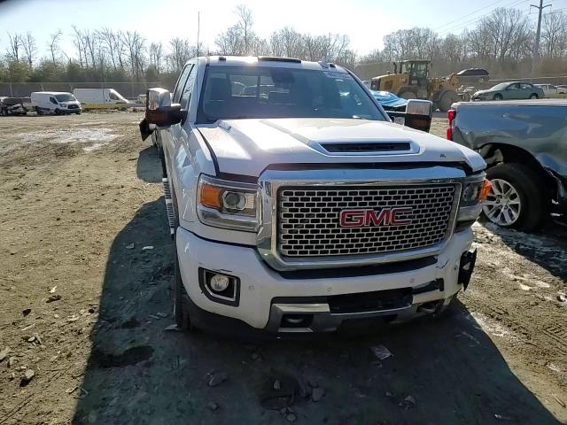 2017 GMC Sierra - Image 11