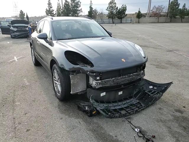 2018 Porsche Macan - Image 11