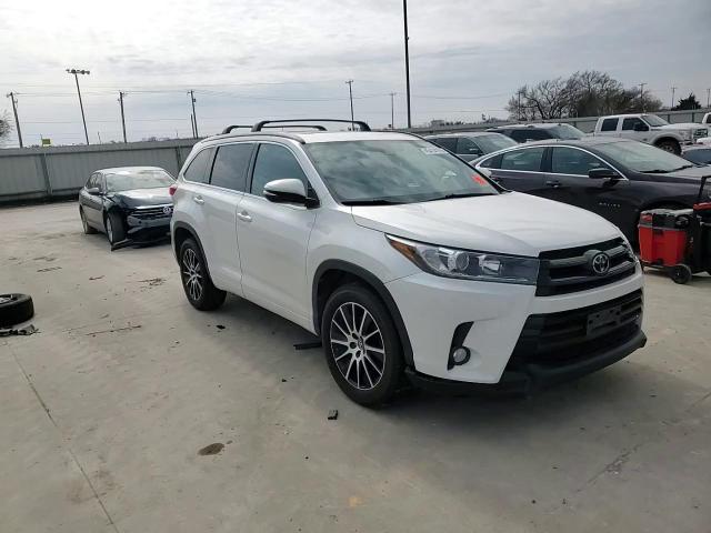 2018 Toyota Highlander - Image 10