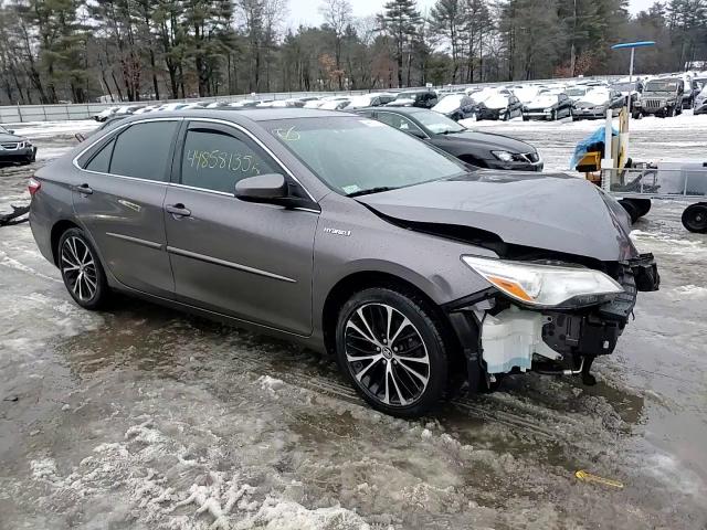 2017 Toyota Camry - Image 11