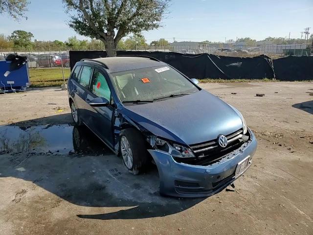 2017 Volkswagen Golf - Image 11