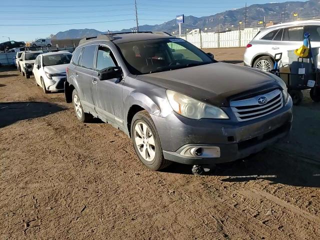 2010 Subaru Outback - Image 11