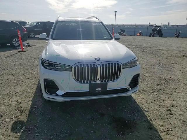 2022 BMW X7 - Image 11