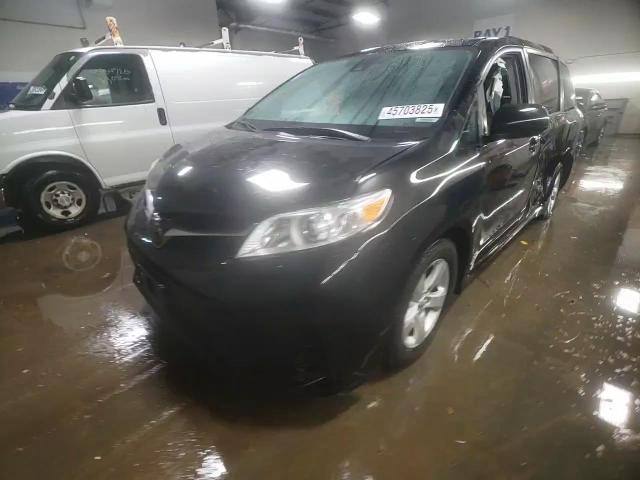 2018 Toyota Sienna - Image 13