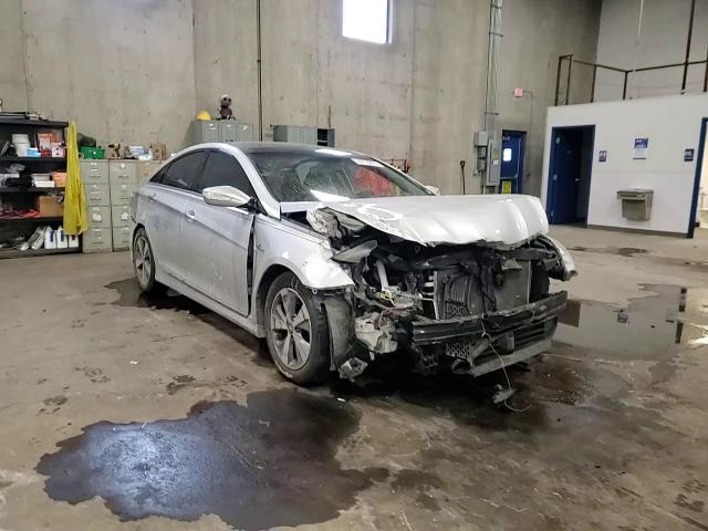 2012 Hyundai Sonata - Image 11