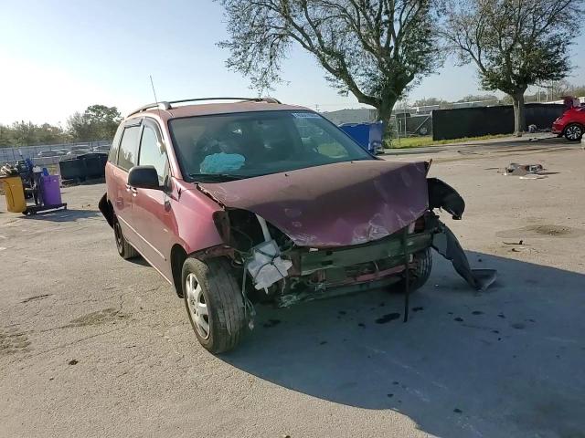 2004 Toyota Sienna - Image 12