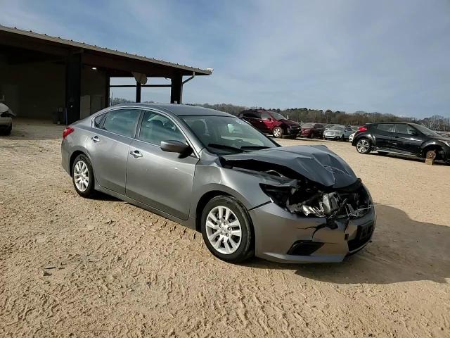 2017 Nissan Altima - Image 10