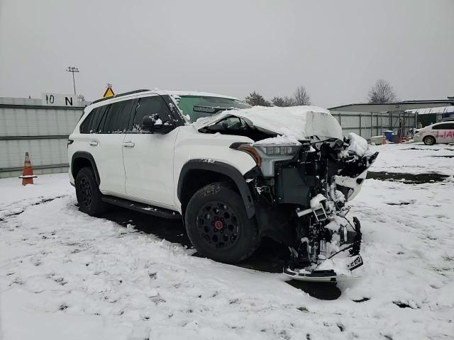 2023 Toyota Sequoia - Image 12