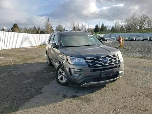 2017 Ford Explorer - Image 11