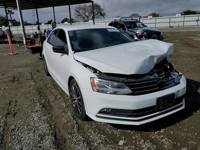 2016 Volkswagen Jetta - Image 11