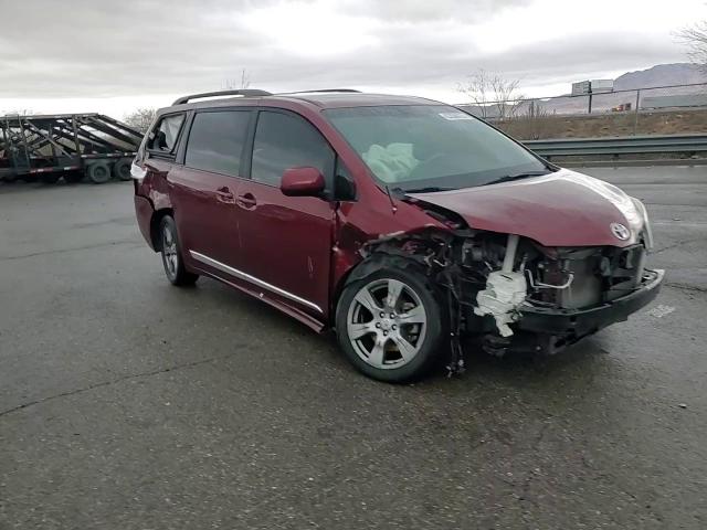 2013 Toyota Sienna - Image 12