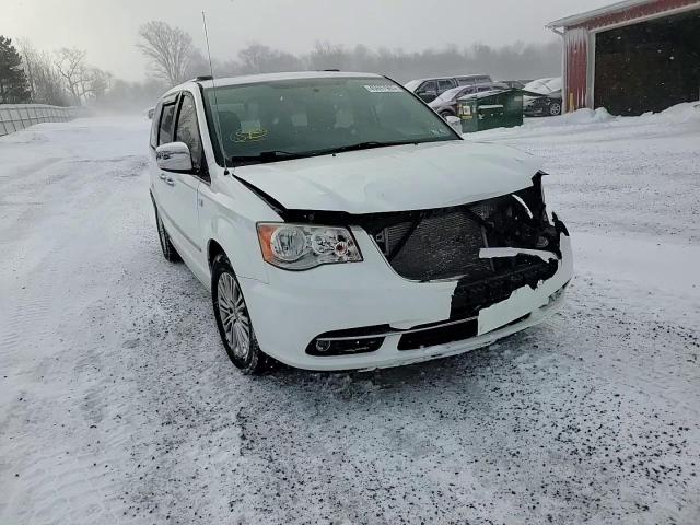 2014 Chrysler Town & Country - Image 14
