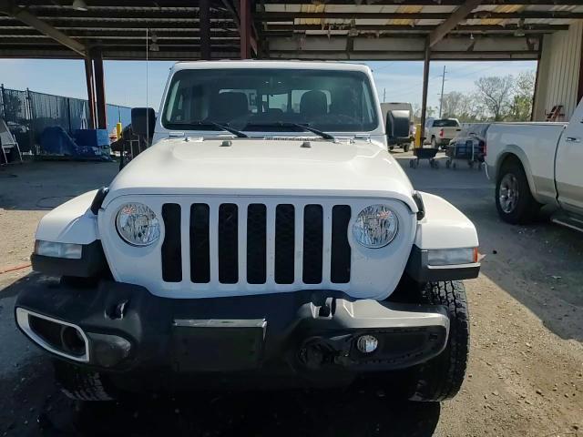 2021 Jeep Gladiator - Image 13