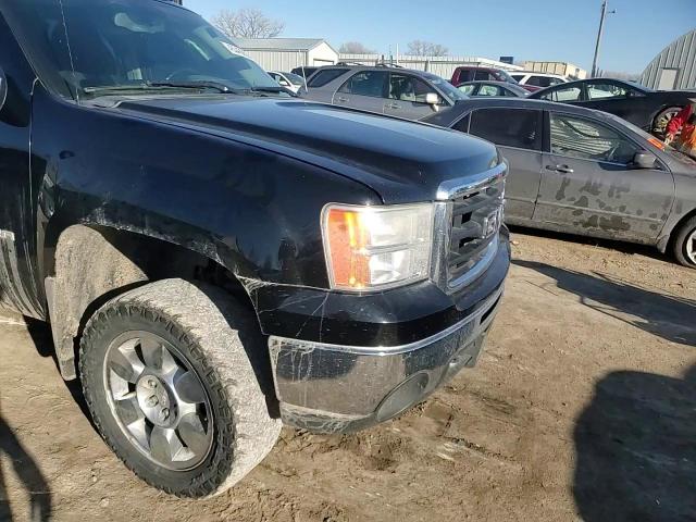 2011 GMC Sierra - Image 11