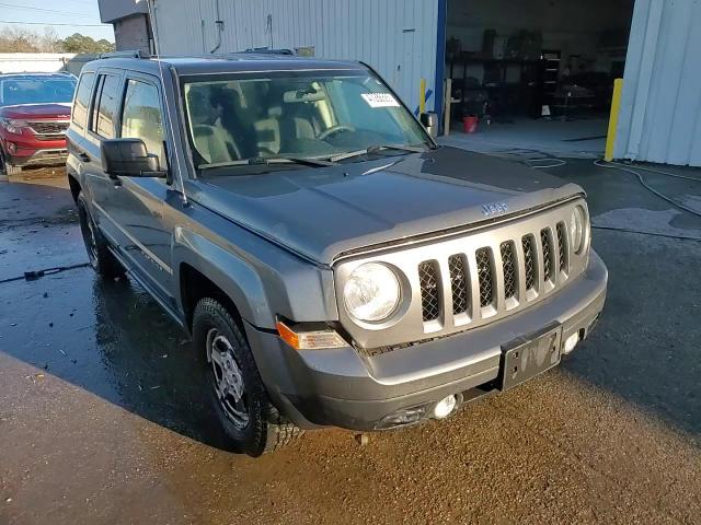 2014 Jeep Liberty (Patriot) - Image 14